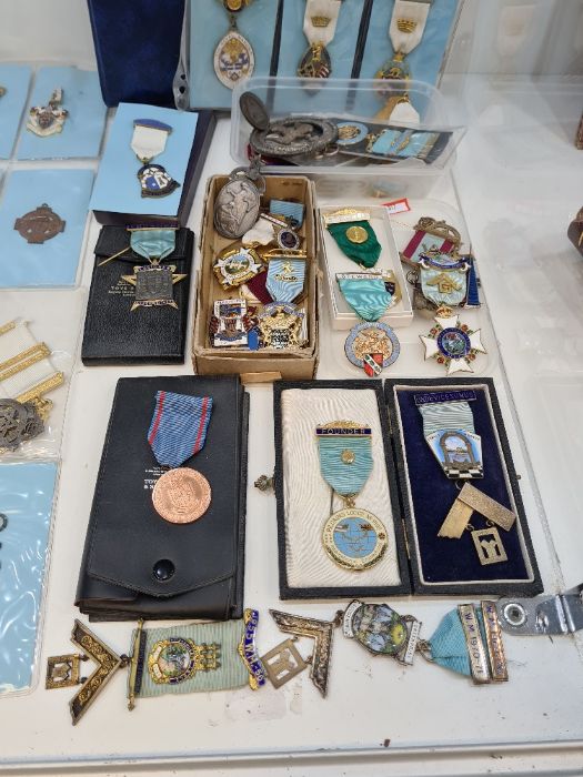 Of Masonic interest, a good quantity of Masonic medals and similar mainly 1950s and later to include - Image 5 of 6