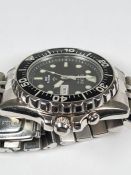 Seiko; A modern Seiko Kinetic Sports 200 Diver's Stainless Steel wristwatch, black dial, luminous do