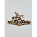 9ct yellow gold bar brooch inset turquoise of looped design with safety chain and lobster clasp, mar