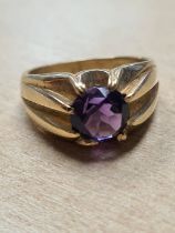 9ct yellow gold signet ring with large central round cut faceted amethyst in 8 claw mount, size R, m