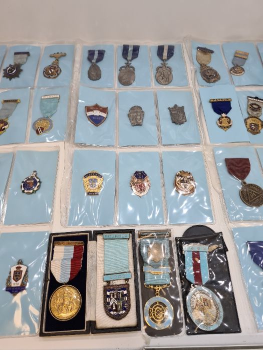 Of Masonic interest, a good quantity of Masonic medals and similar mainly 1950s and later to include - Image 3 of 6