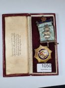 Of Masonic Interest; a cased 9ct yellow gold Masonic medal Roll of Honour, Palma Non Sine Pulvere (n