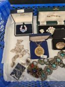 Tray of vintage and modern costume jewellery including 9ct front and back locket, paste moonstone ef