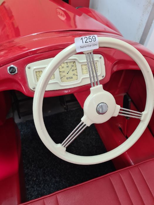 Austin J40 Pedal Car in restored condition, with working horn and headlights, to include a book on J - Image 4 of 10