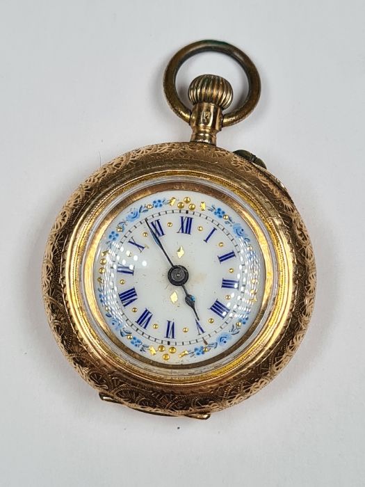 Continental 14K yellow gold fob watch with white enamelled dial, Roman numerals, with floral decorat