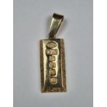 9ct yellow gold pendant medallion, marked 375, London import mark, maker COS, approx 27g