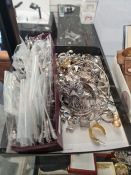 Tray of mostly modern silver jewellery to include rings, earrings, pendants, etc, and quantity of wr
