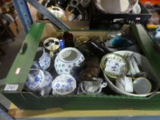 Box of mixed ceramics