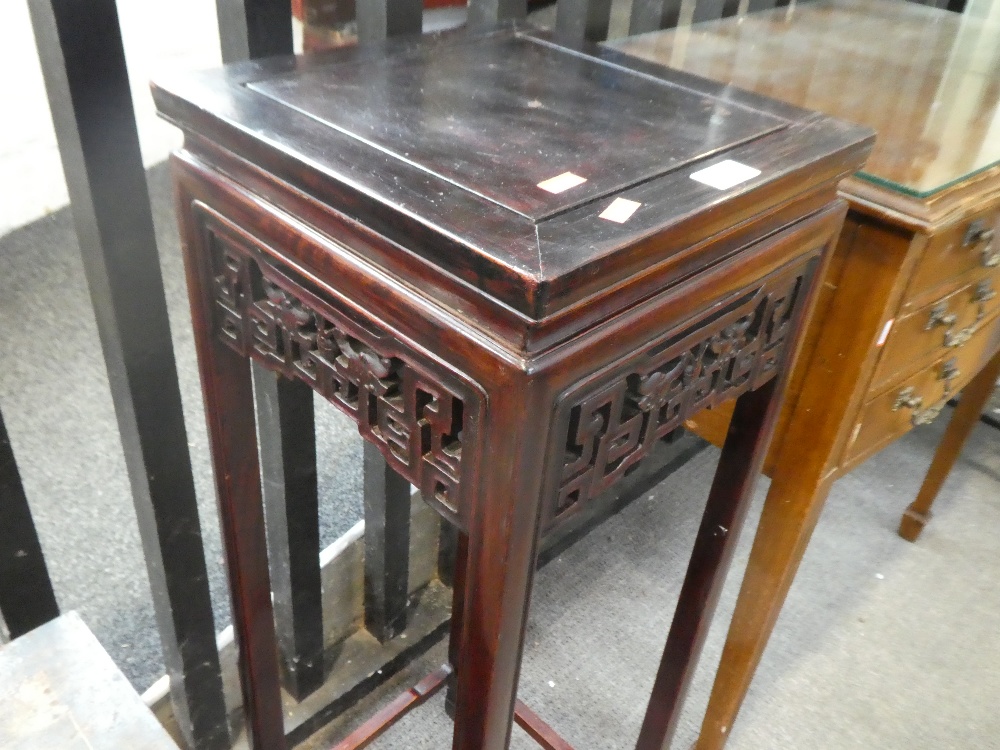 A Chinese hardwood square pot stand having pierced frieze, 91.5cm - Image 2 of 6