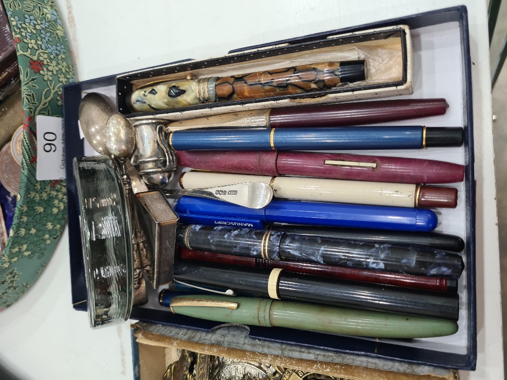 A small quantity of pens, silver items and sundry