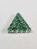 9ct white gold triangular pendant inset 15 round cut brazillian emeralds, 9K, approx 1.77g