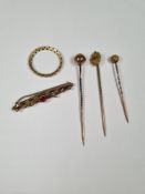 9ct gold brooch with paste round cut central stone and leaf decoration 9ct gold stick pin, two other