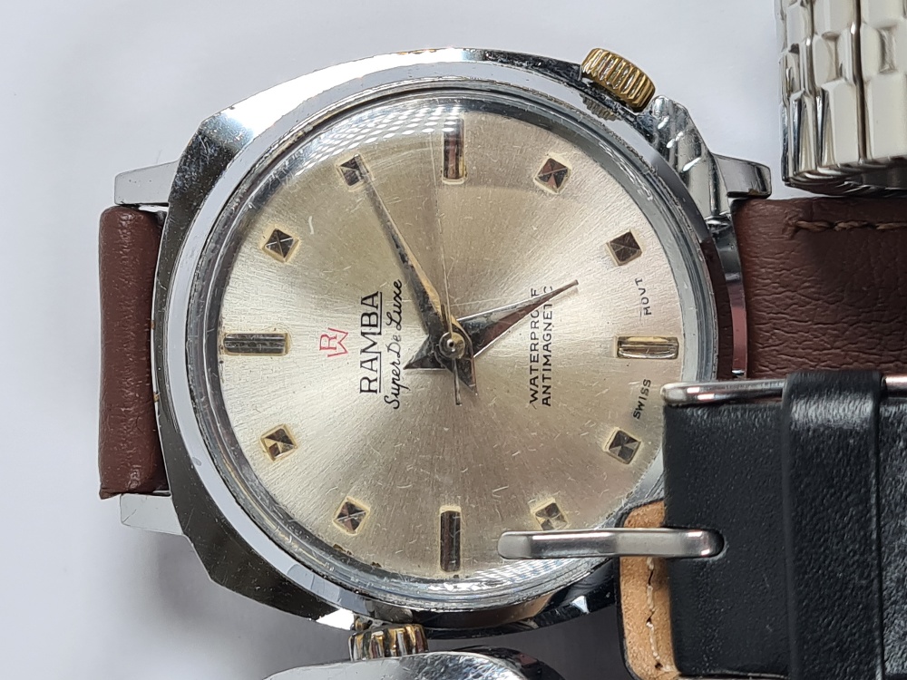 A quantity of vintage watches (8). To include makes such as Chancellor deluxe, Consul, Mortima, Traf - Image 8 of 9
