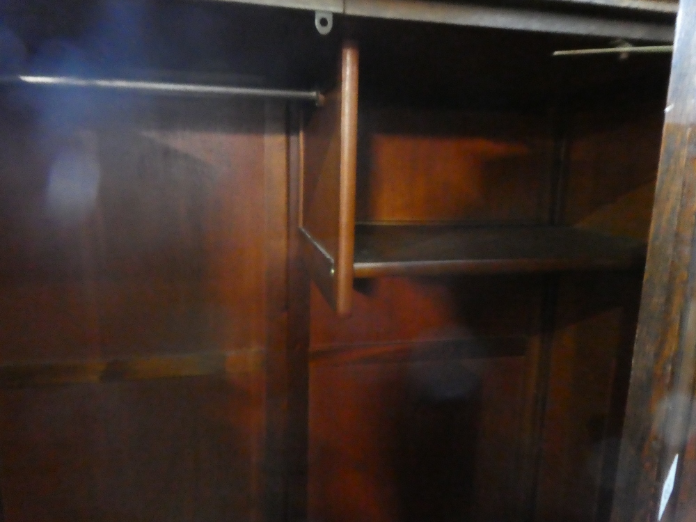 A reproduction oak 2 door wardrobe - Image 5 of 8