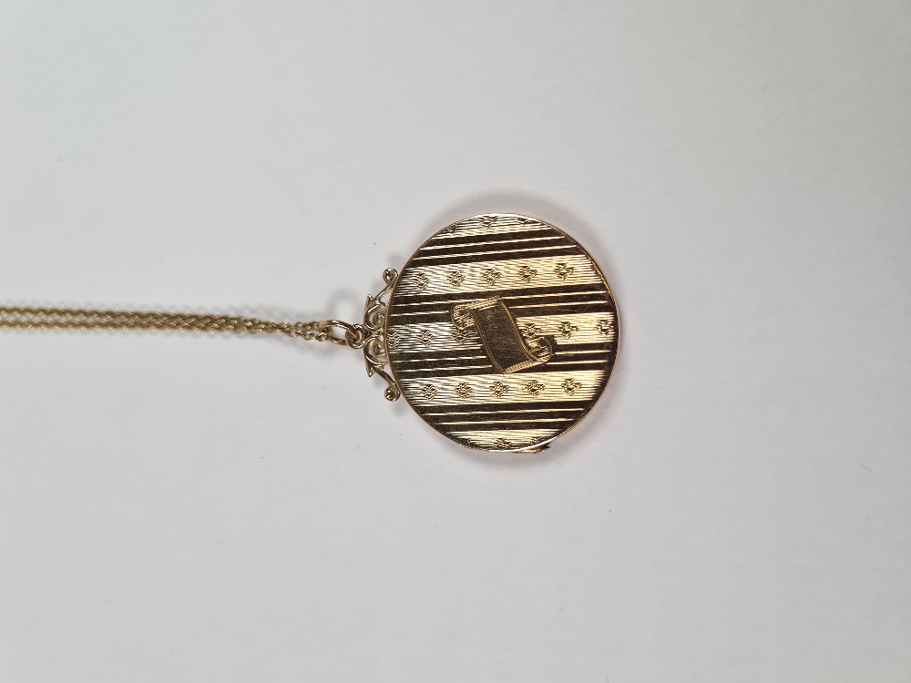 Fine 9ct yellow gold neckchain, hung with a circular locket marked 375, with scroll cartouche, marke - Image 2 of 6