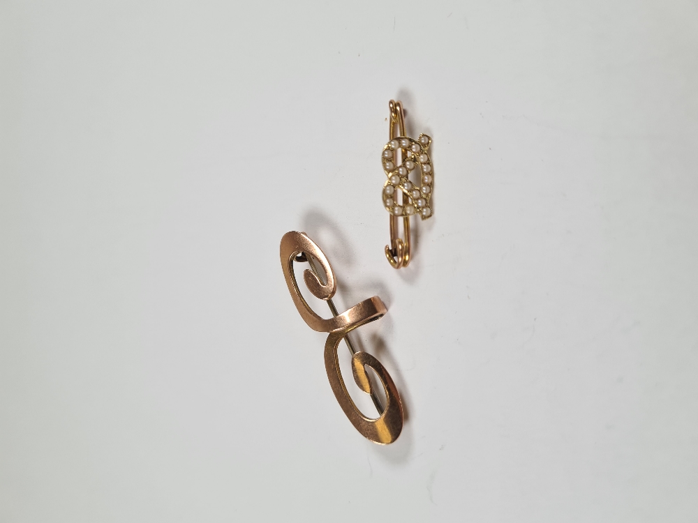 9ct yellow gold brooch marked 375, Birmingham, maker RBS, approx 2.94g, together with an antique 15c
