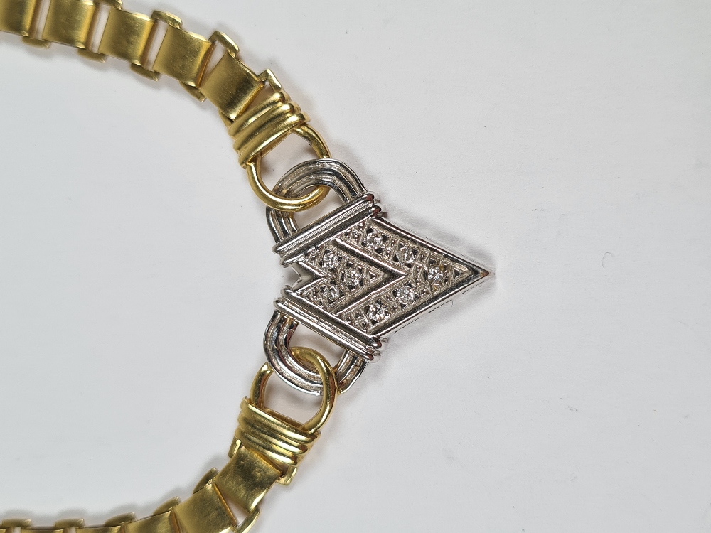 18ct yellow gold neckchain, with central V shaped panel inset with 8 small round brilliant cut diamo - Image 4 of 6