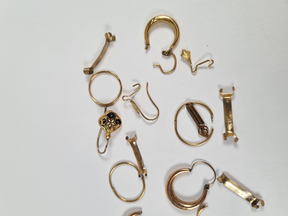 Scrap gold to include earrings, ring sizers, etc 4.49g approx - Image 12 of 20