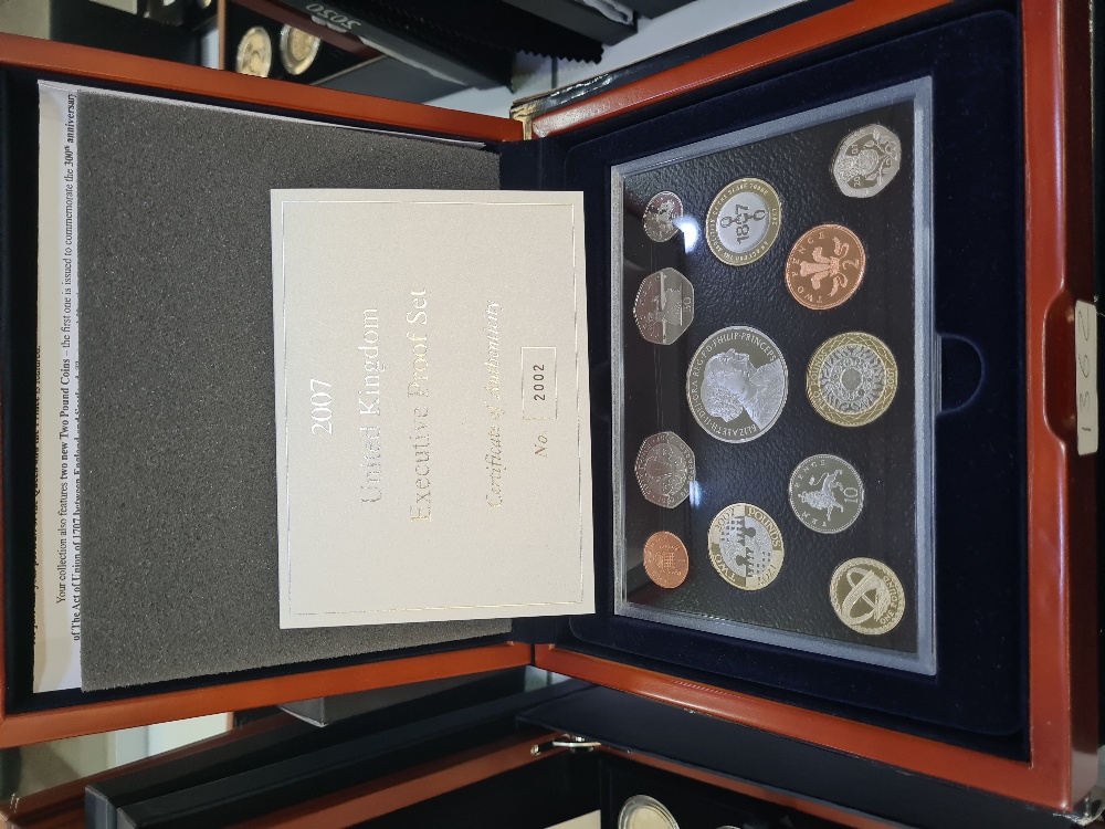 Royal Mint UK 2007 Executive Proof Set, 2008 Shield of Arms Proof Collection and quantity of loose c