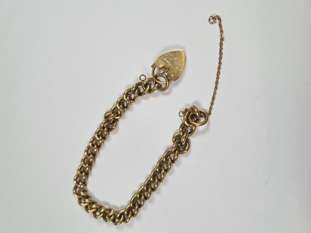 9ct yellow gold curb link bracelet with heart shaped clasp and safety chain, AF, marked 375, approx - Image 4 of 6