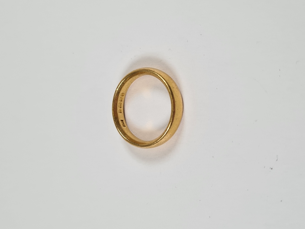 22ct yellow gold wedding band, marked 22, size O, Birmingham maker H.A. approx 7.42g