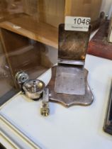 An Edwardian silver notepad holder by W and G Neal, London 1903. A very attractive piece. With a sil