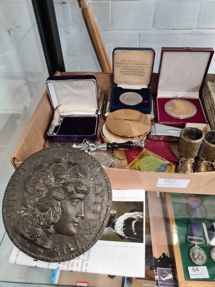 A mixed lot of collectables, to include Vesta's, coins, compacts, rattles and similar - Image 7 of 8