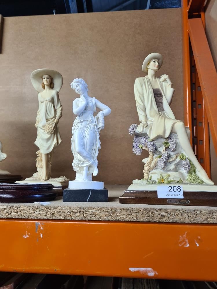 A selection of resin figures, some made in Italy and a selection of lamps - Image 10 of 15