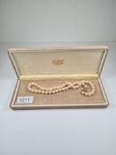 Antique single strand pearl necklace with decorative 9ct gold clasp, each pearl approx 8mm, approx 4