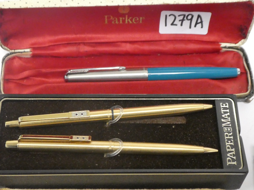 Vintage cased Parker fountain pen. Papermate Power Point set and a vintage leather wallet with compa - Image 9 of 21
