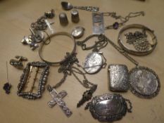 Tray of good quality antique and later costume jewellery including Silver Vesta case, Sherry label,