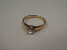 18ct yellow gold solitaire diamond ring, approx 0.25 carat, marks worn, size N/O, approx 2g