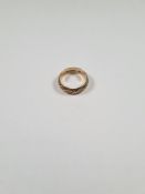 9ct yellow gold wedding band with allover decoration, size P/Q, London, maker RJ, approx 3.79g