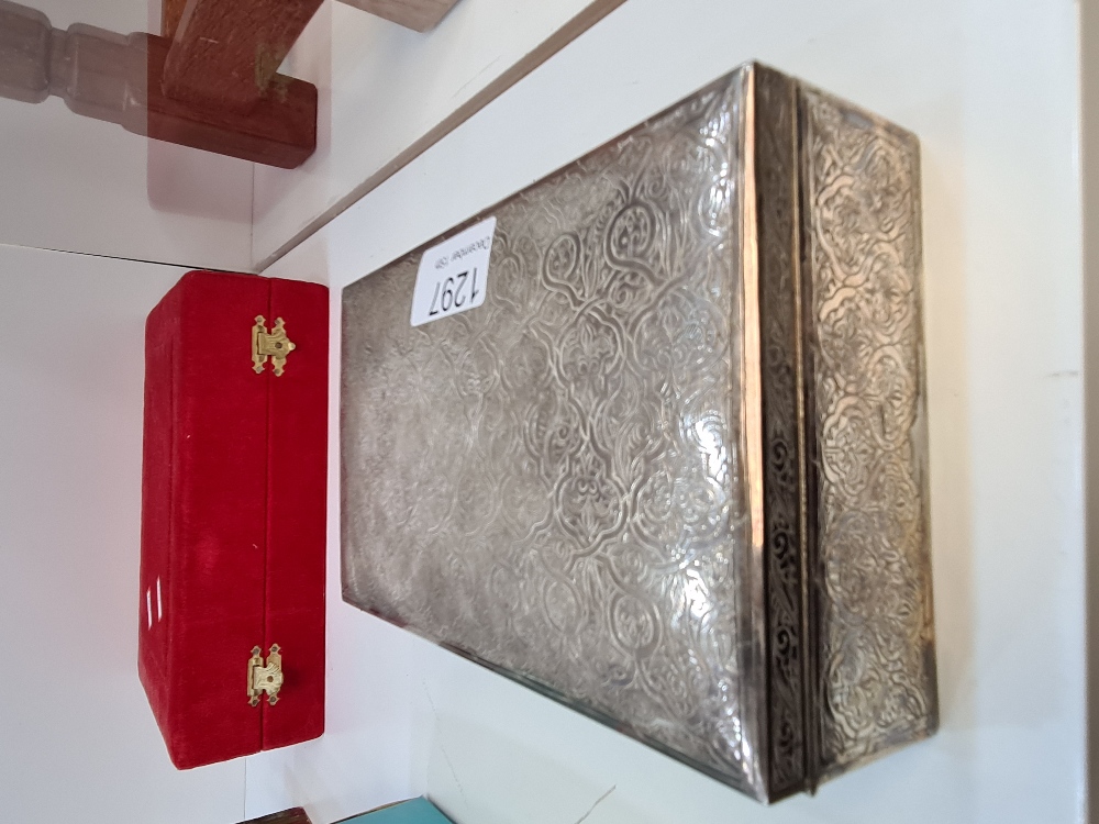 An Indian white metal cigarette box having all over decoration in fitted case - Image 2 of 3