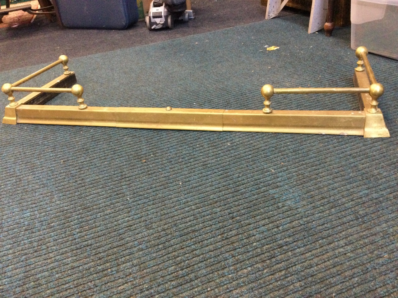 A telescopic brass fender, the plain curb mounted with tubular rails to sides with ball supports. - Image 2 of 3