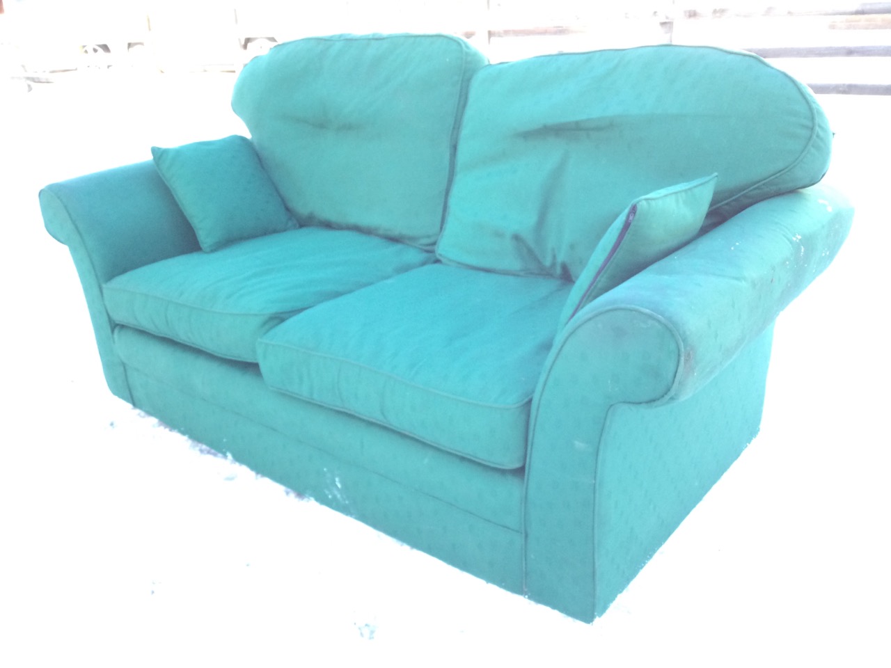 A contemporary upholstered country house sofa with sprung seat and padded back, the seat with - Image 3 of 3