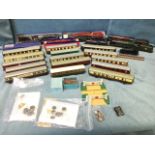 A collection of Hornby Dublo trains & carriages - five engines & tenders, sixteen coaches
