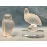 A Lalique grouse on circular heavy plinth, the body with frosted decoration - engraved signature,
