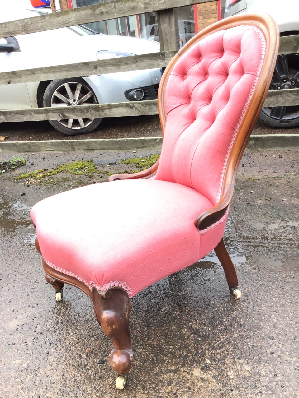 A Victorian mahogany spoonback chair with cushion moulded frame and scroll carved arms to button - Image 3 of 3