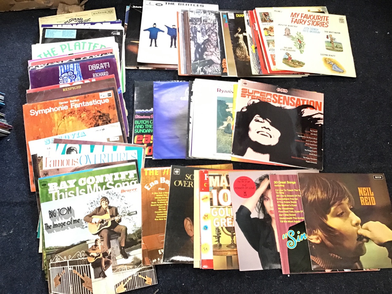 A collection of vinyl LPs, mainly late C20th, country, collections, classical, shows, 60s & 70s pop, - Image 2 of 3