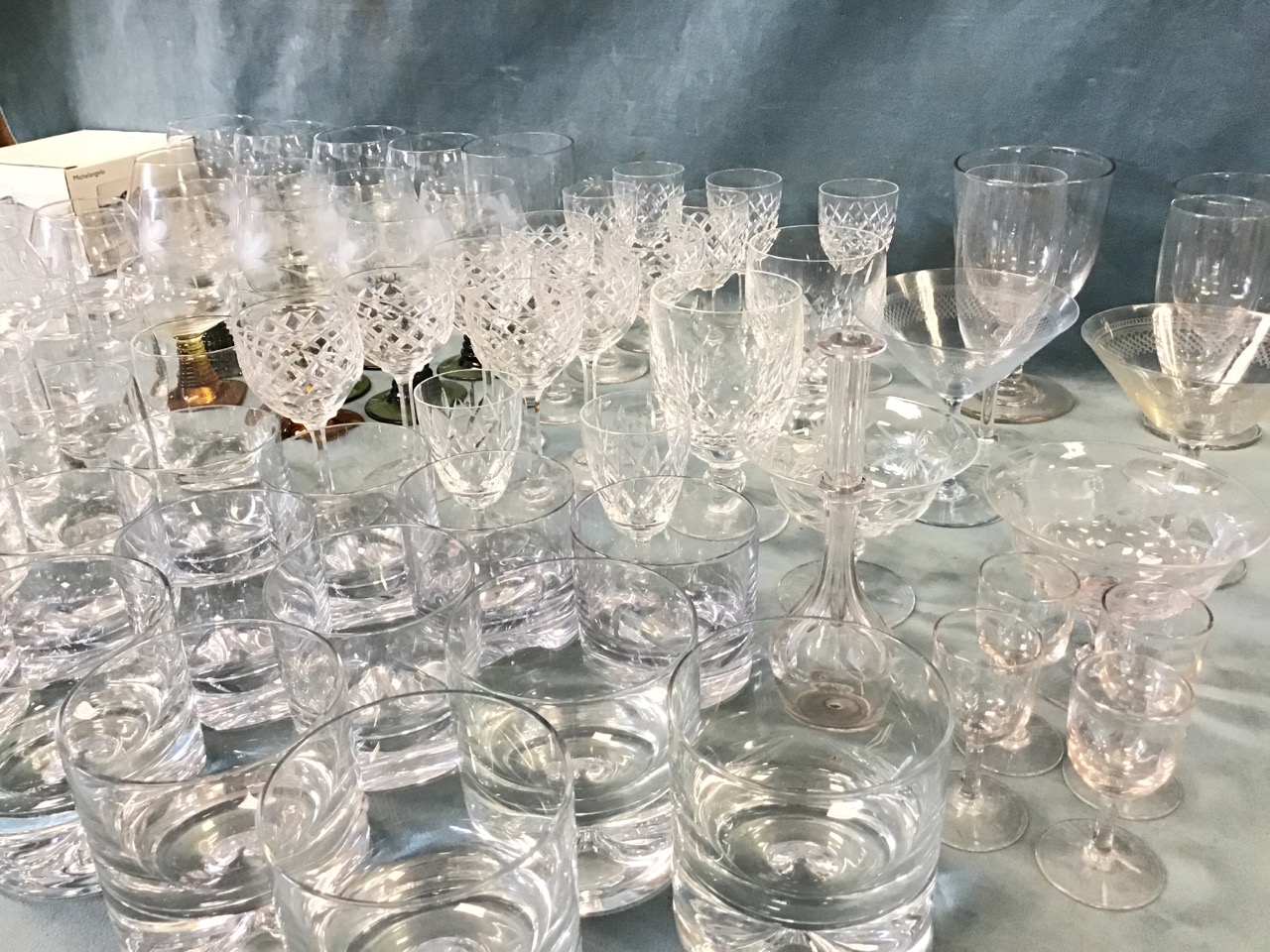 Miscellaneous glasses including sets of Edinburgh cut crystal, brandy balloons, tumblers, wine - Bild 2 aus 3