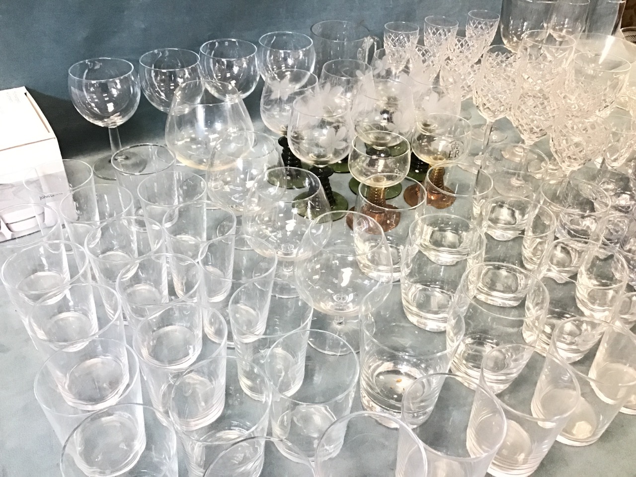 Miscellaneous glasses including sets of Edinburgh cut crystal, brandy balloons, tumblers, wine - Bild 3 aus 3