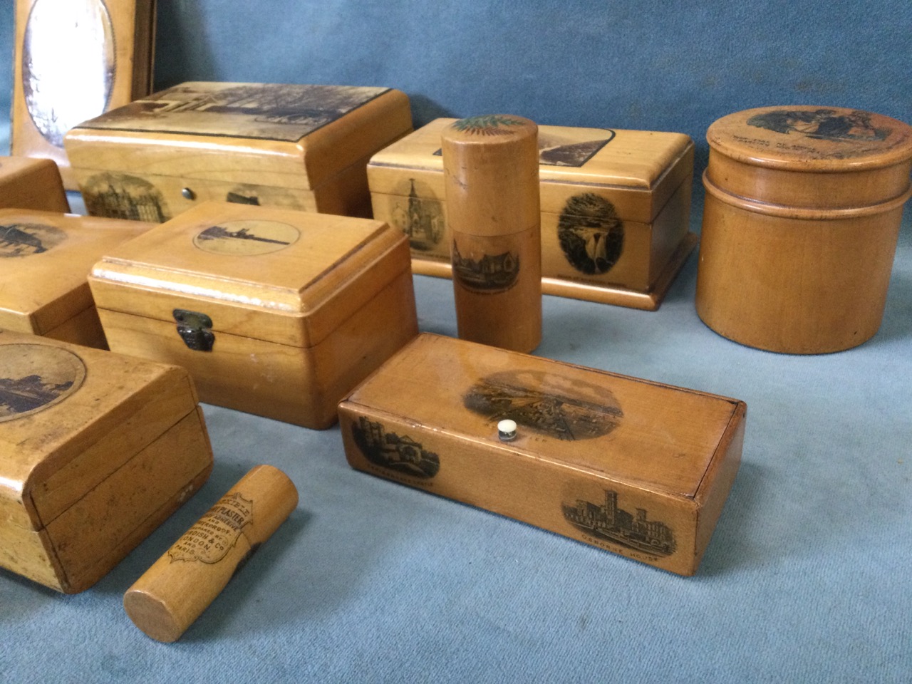 A Mauchline collection with boxes, pots, tubular containers, and Walter Scott book - Strachur, - Bild 2 aus 3