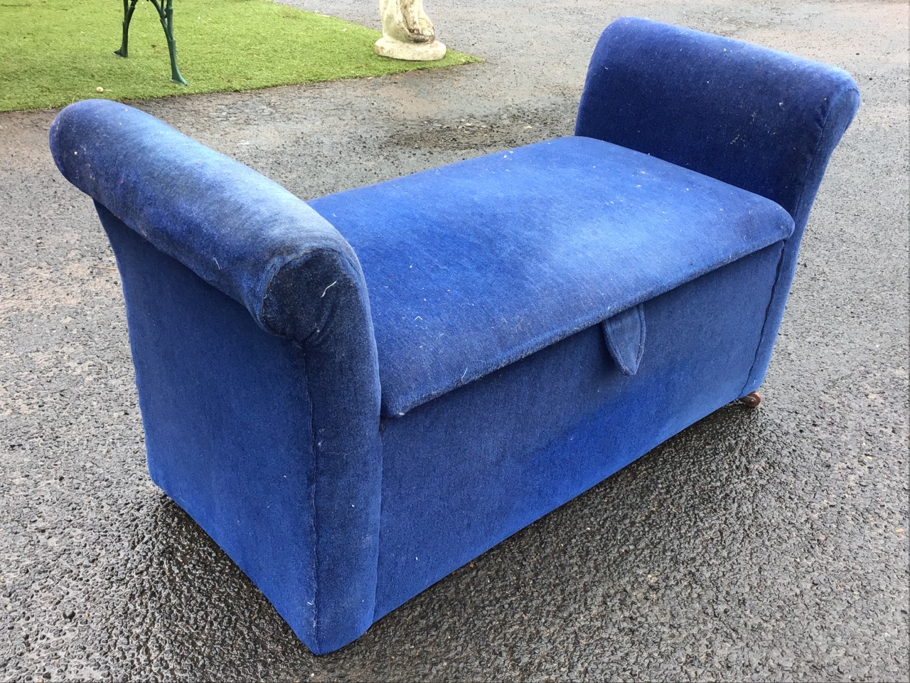 An upholstered ottoman type bench stool with rectangular lifting lid to box revealing a lined - Image 3 of 3