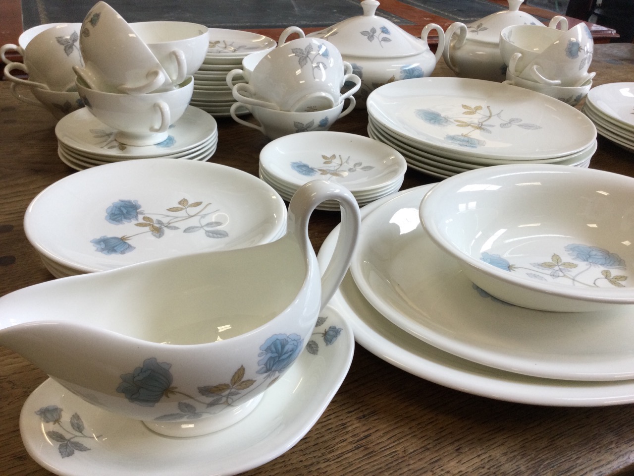 A C20th Wedgwood bone china dinner service with plates, a pair of tureens, soup cups, saucers, sauce - Image 3 of 3