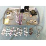 Miscellaneous jewellery including modern silver mounted bracelets, cased, earrings, some gold,