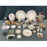 Miscellaneous ceramics - a boxed porcelain bird home, Wedgwood, blue & white, a Coalport cruet