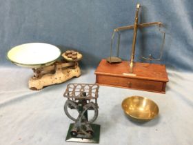 An early C20th set of brass and mahogany scales by De Grave Short & Co London, the base with a brass