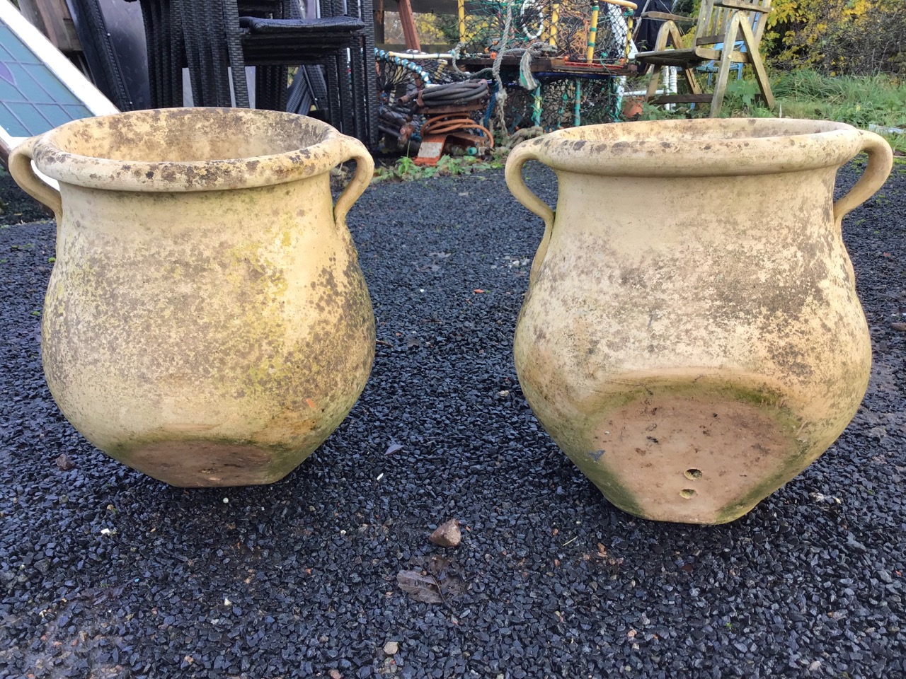 A pair of stoneware amphora type jars, the vessels with scrolled handles lying on their sides - - Bild 2 aus 3