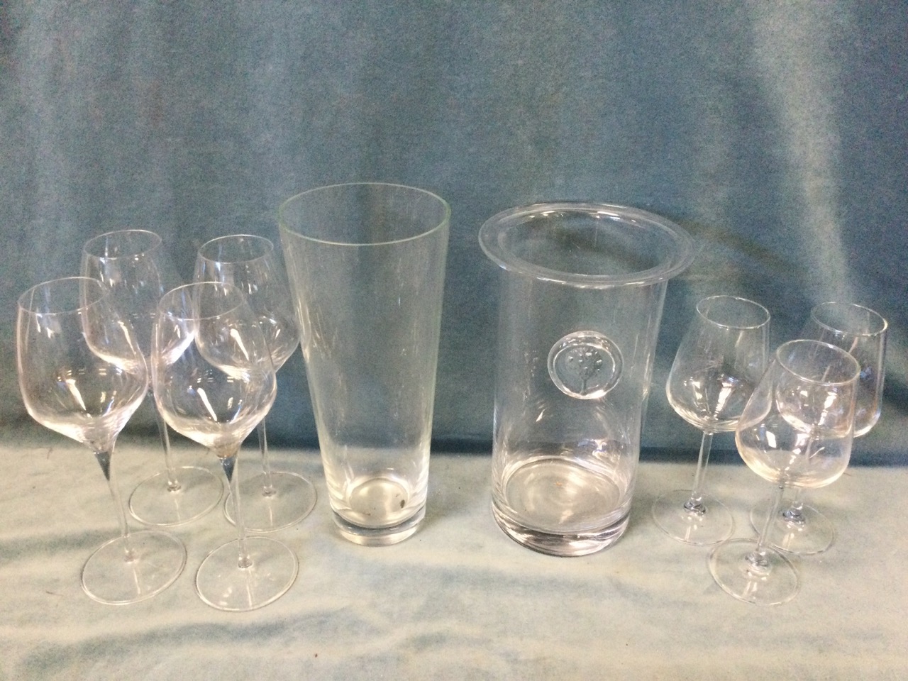 Miscellaneous glass - vases, a wine cooler, a water jug, sets of wine glasses, etc. (A lot) - Image 2 of 3